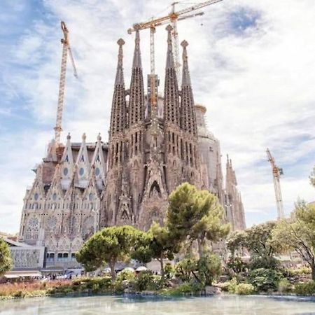 Apartament Oasis Sagrada Familia Barcelona Zewnętrze zdjęcie